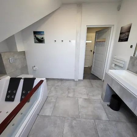 Bella Zastan Sauna & Jacuzzi *